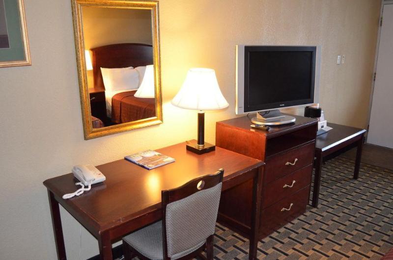 Shorecrest Motor Inn ดีทรอยต์ ภายนอก รูปภาพ